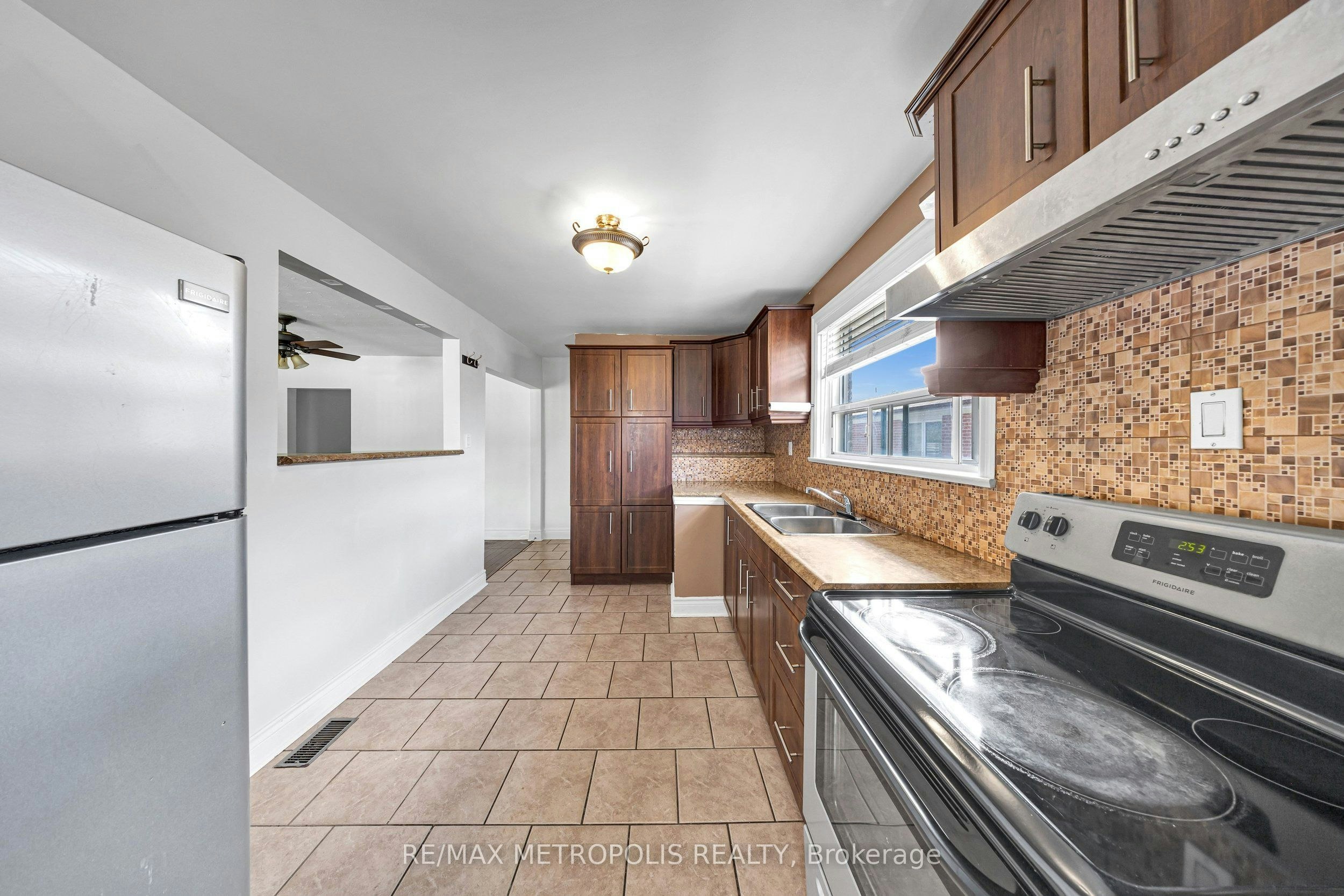 Main-147 Vodden Street E, Brampton, ON, L6V 1M6 - 6