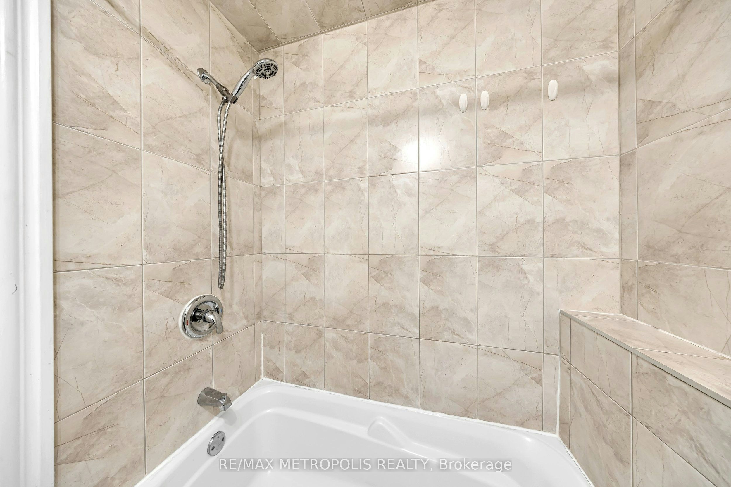 Main-147 Vodden Street E, Brampton, ON, L6V 1M6 - 19