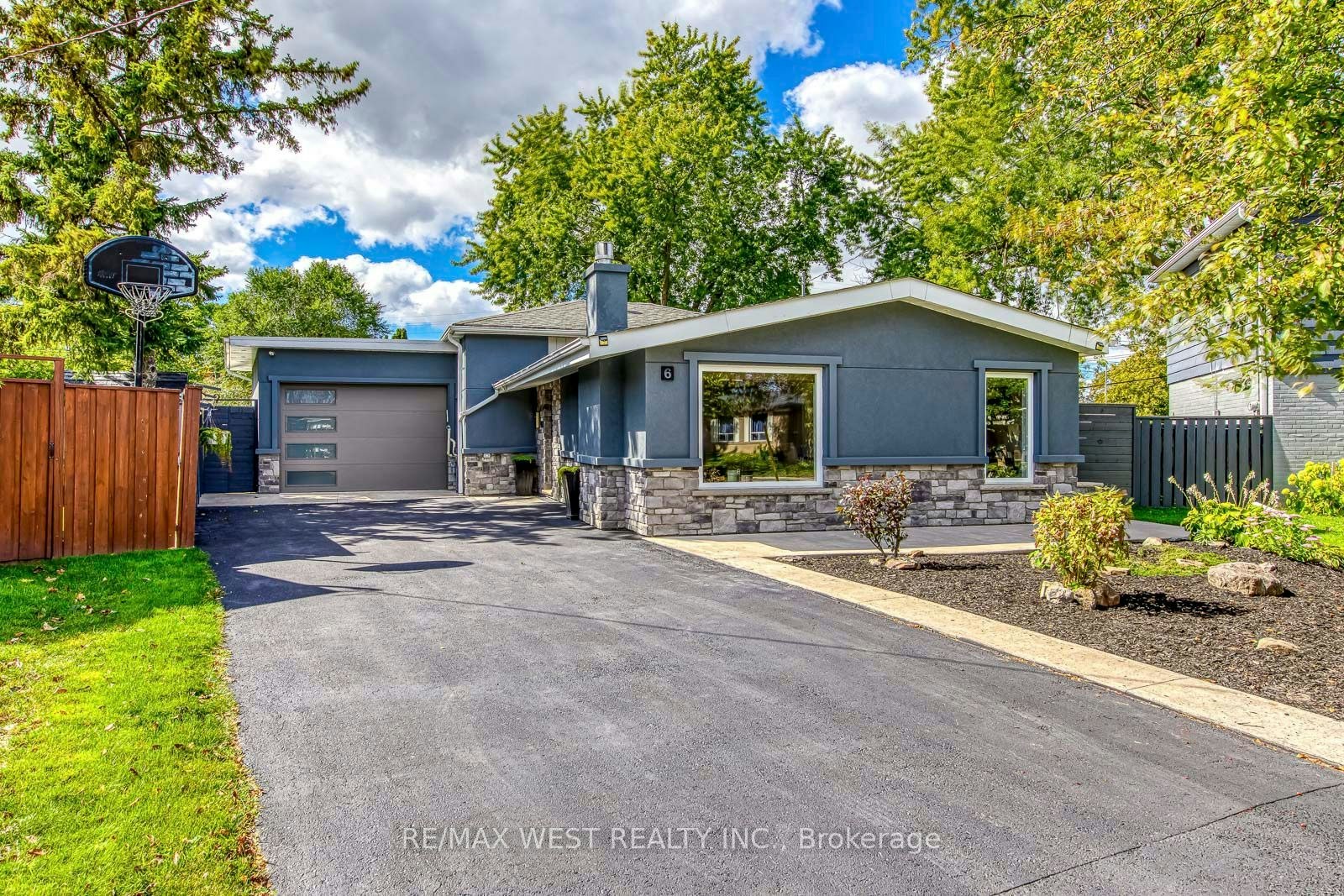 6 Millview Court, Toronto, ON, M9W 3K7