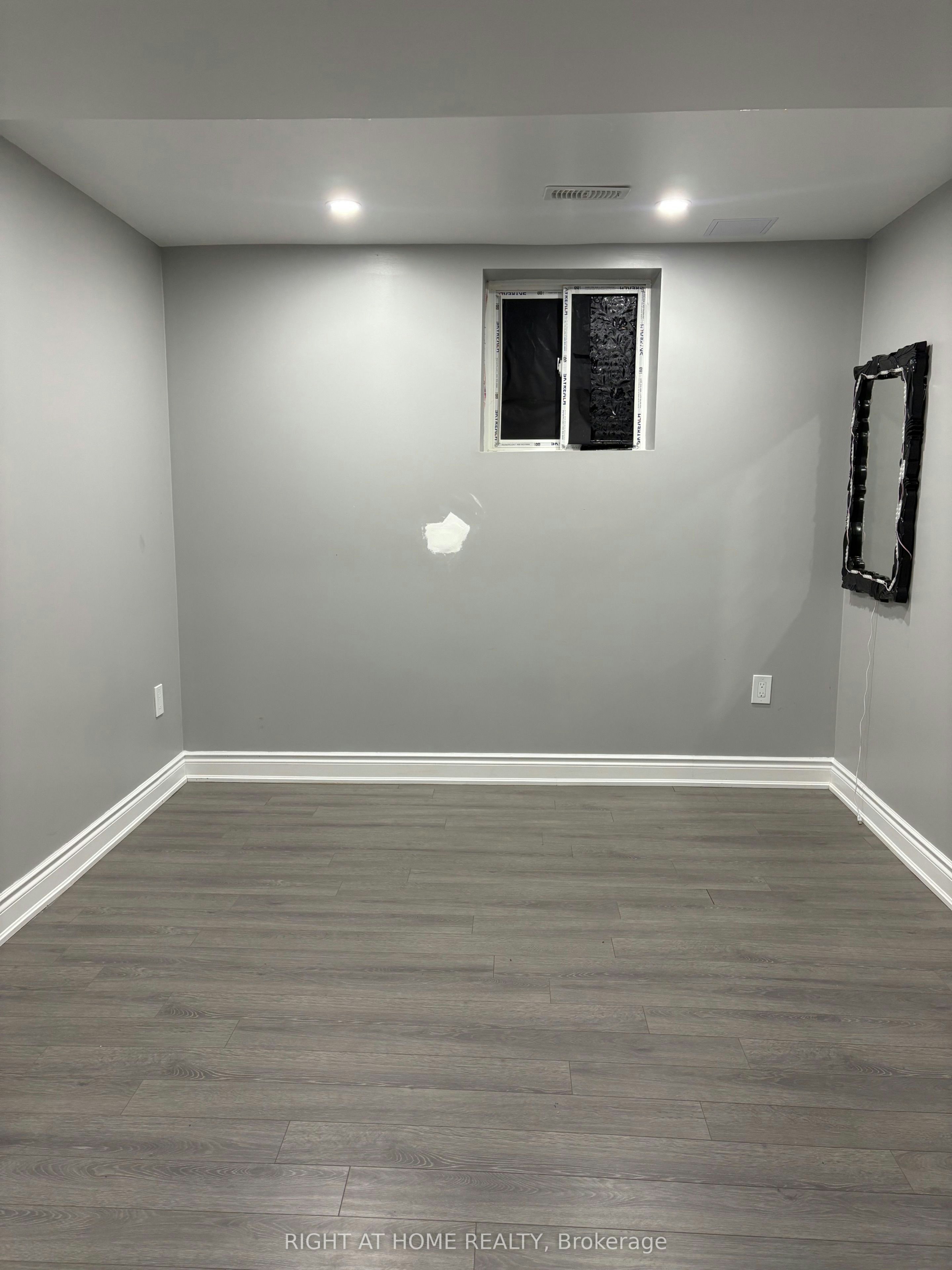 (Lower Level)-846 Francine Crescent, Mississauga, ON, L5V 0E2 - 3