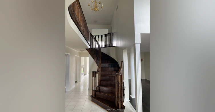 213 Barondale Drive, Mississauga, ON, L4Z 3N7 - 5
