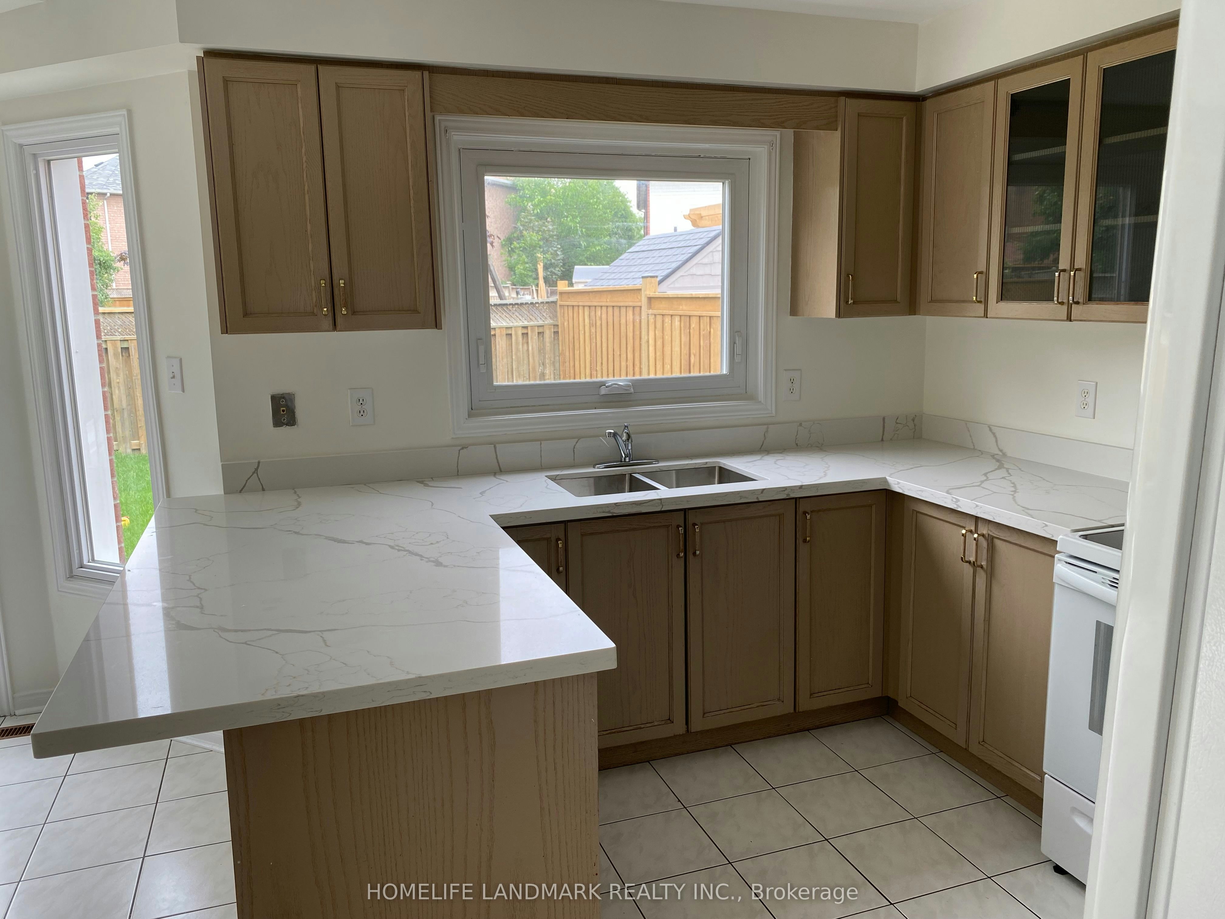 213 Barondale Drive, Mississauga, ON, L4Z 3N7 - 6