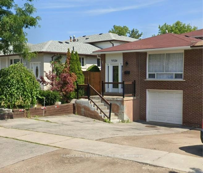3324 Strabane Drive, Mississauga, ON, L5C 1W7