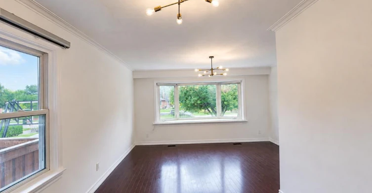 28 Eringate Drive, Toronto, ON, M9C 3Y7 - 5