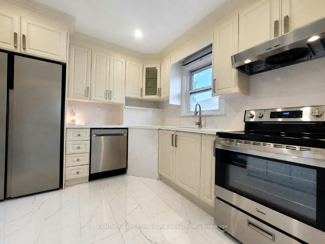 28 Eringate Drive, Toronto, ON, M9C 3Y7 - 10