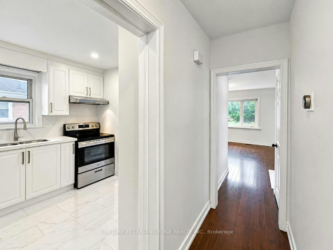 28 Eringate Drive, Toronto, ON, M9C 3Y7 - 11