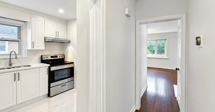 28 Eringate Drive, Toronto, ON, M9C 3Y7 - 11