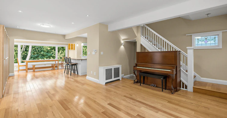 246 Ellis Main Avenue, Toronto, ON, M6S 2X2 - 8