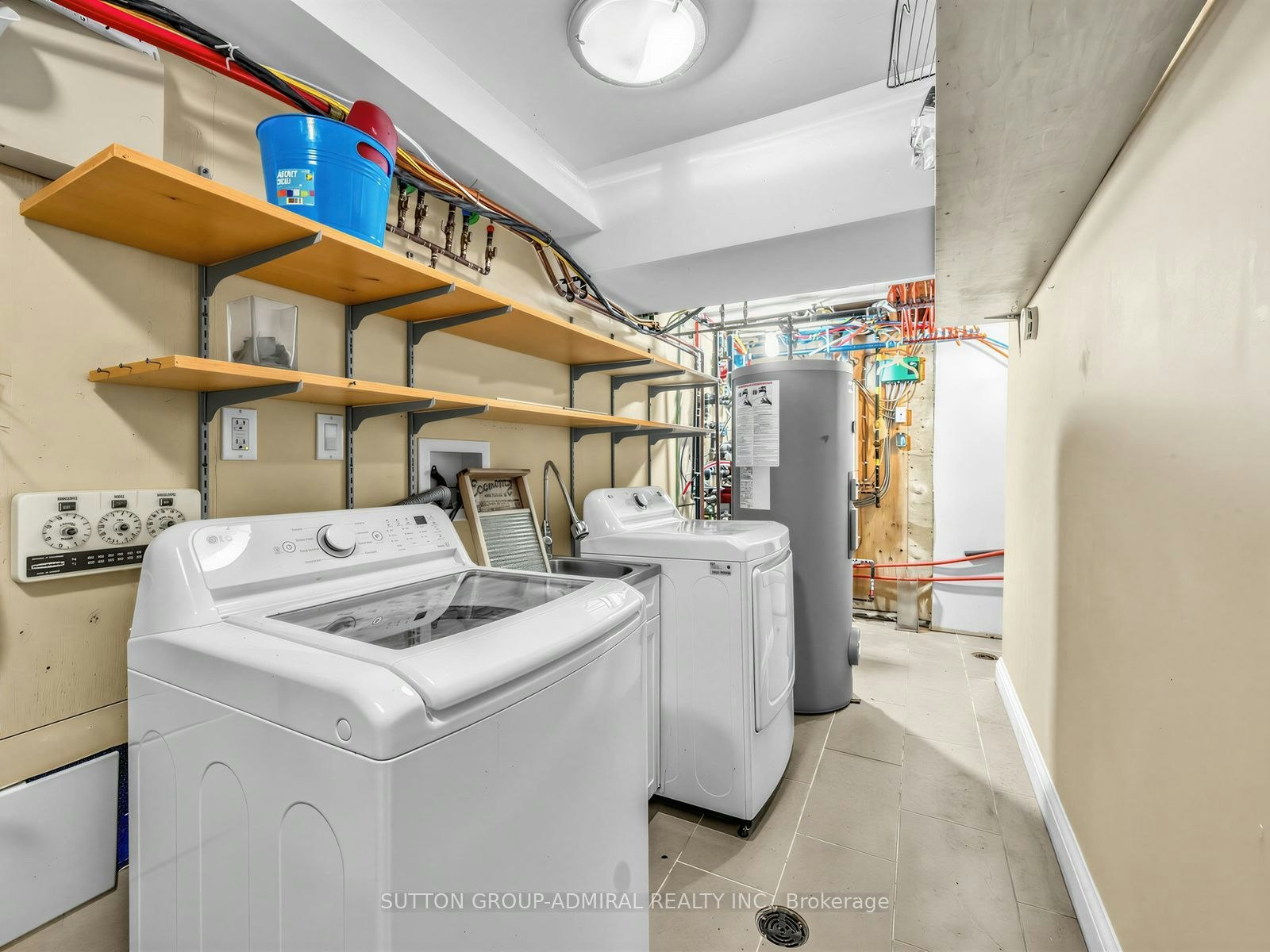 246 Ellis Main Avenue, Toronto, ON, M6S 2X2 - 22