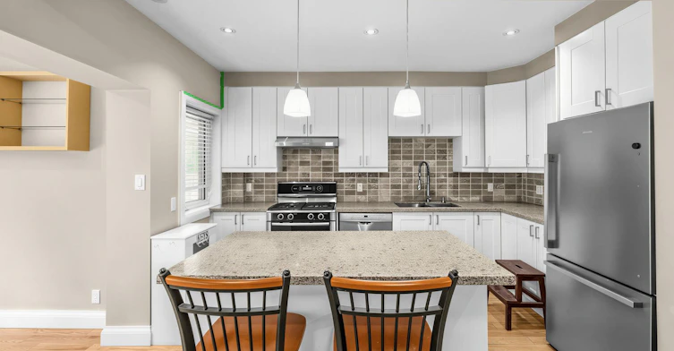 246 Ellis Main Avenue, Toronto, ON, M6S 2X2 - 4