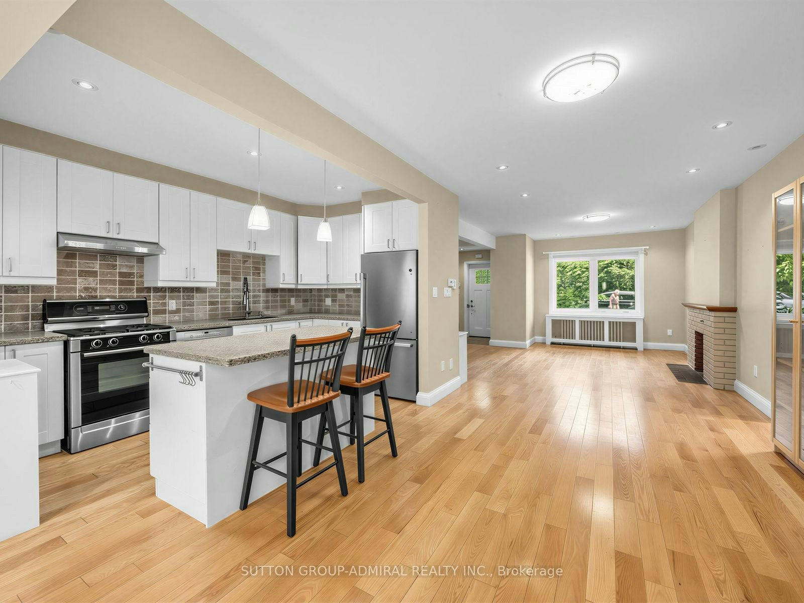 246 Ellis Main Avenue, Toronto, ON, M6S 2X2 - 2