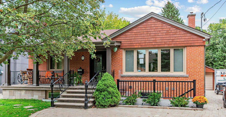 Main-9 Westbank Crescent, Toronto, ON, M9P 1S4