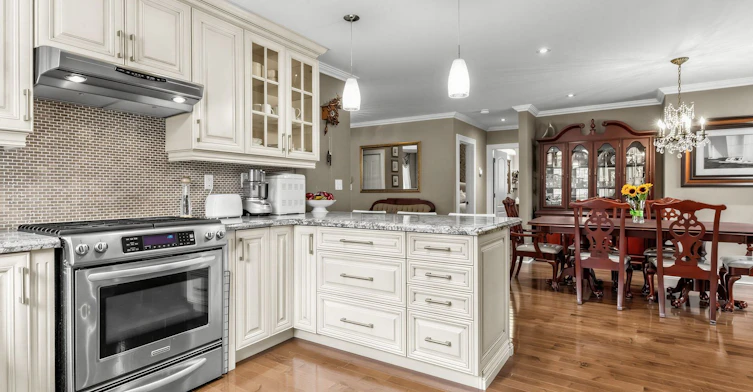Main-9 Westbank Crescent, Toronto, ON, M9P 1S4 - 17