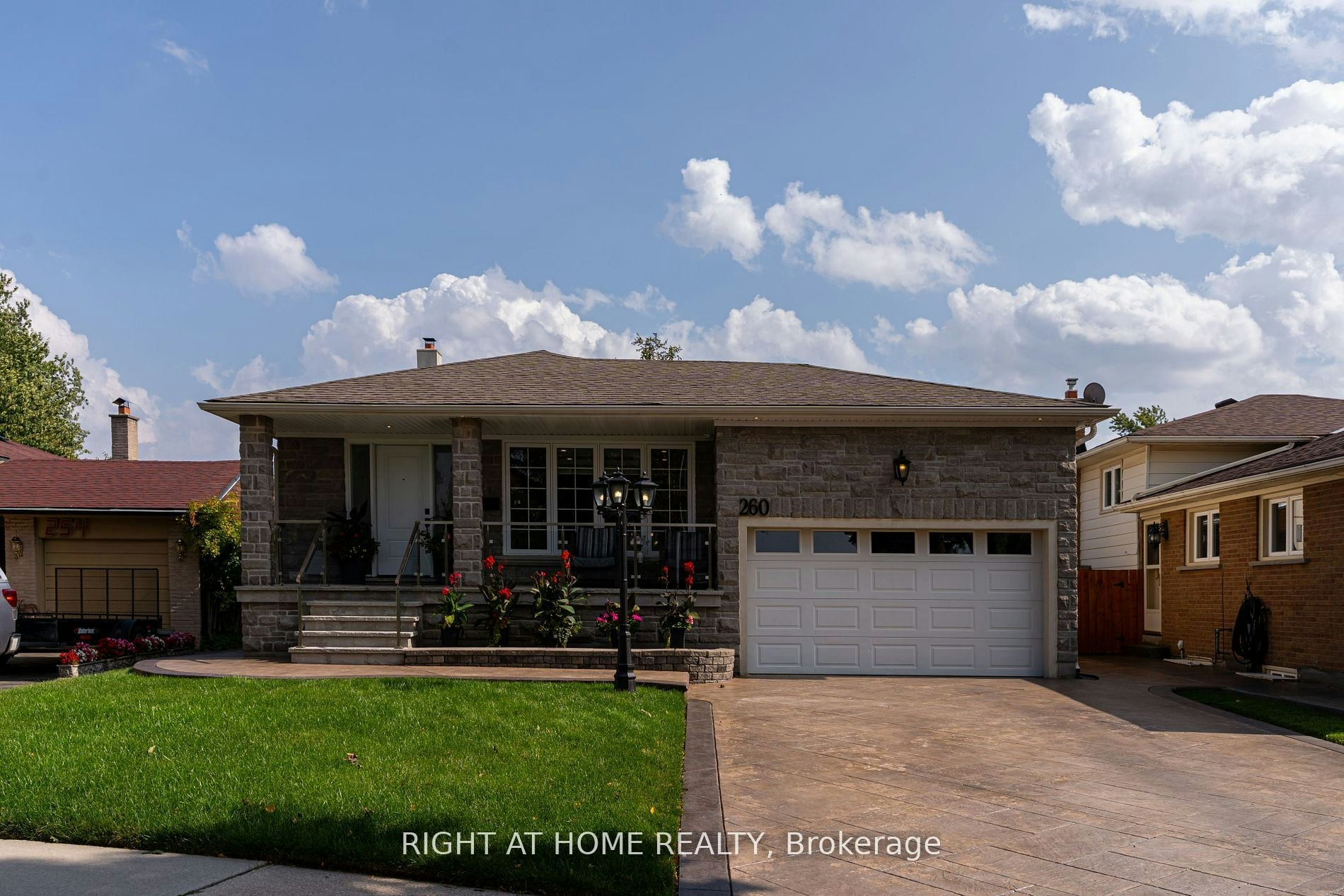 260 Louis Drive, Mississauga, ON, L5B 1Y9