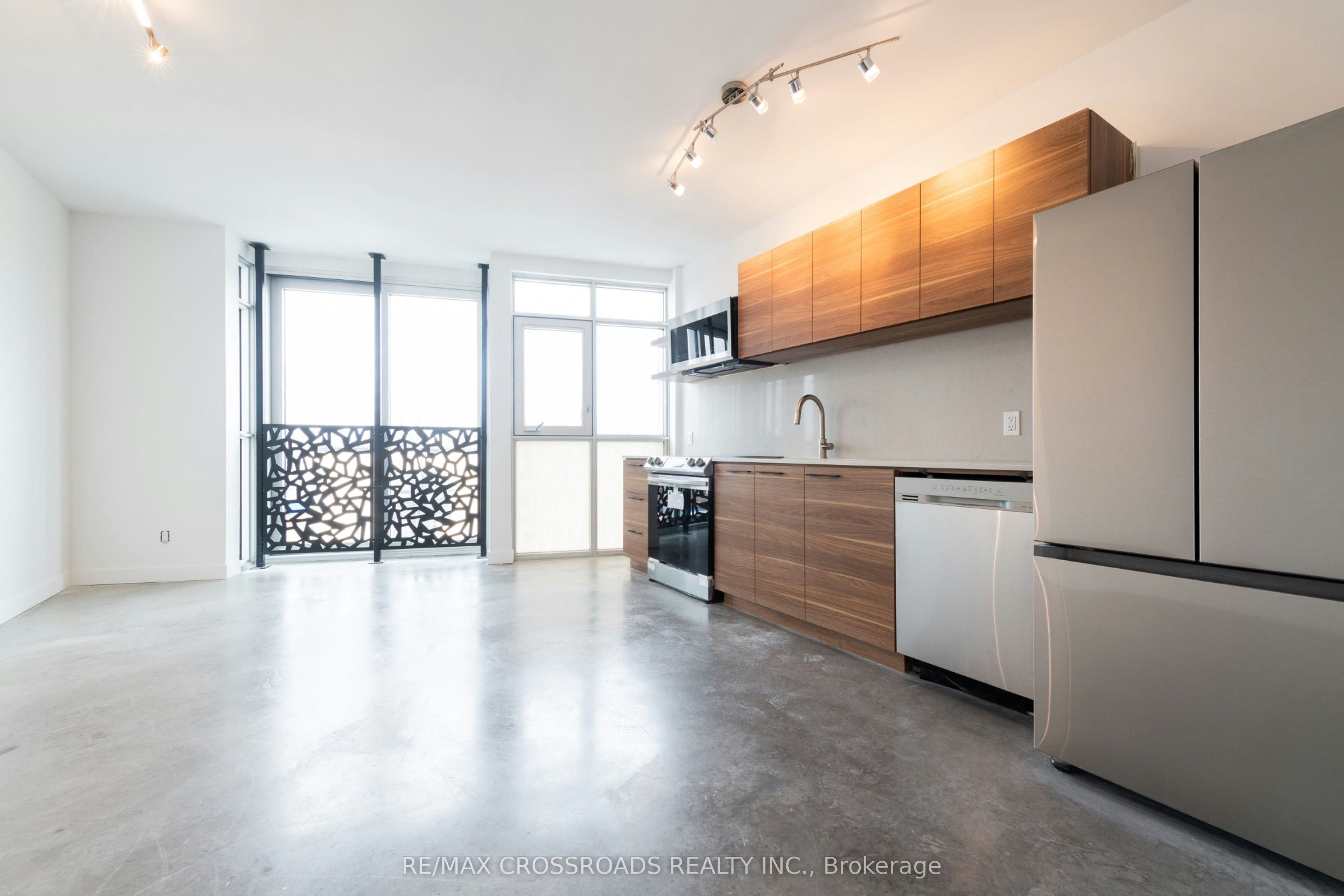 3A-3333 Dundas Street W, Toronto, ON, M6P 2A6 - 5