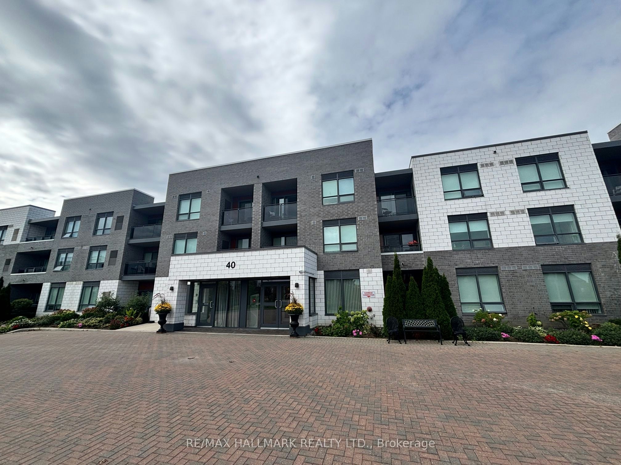 216-40 Via Rosedale Avenue, Brampton, ON, L6R 4A4