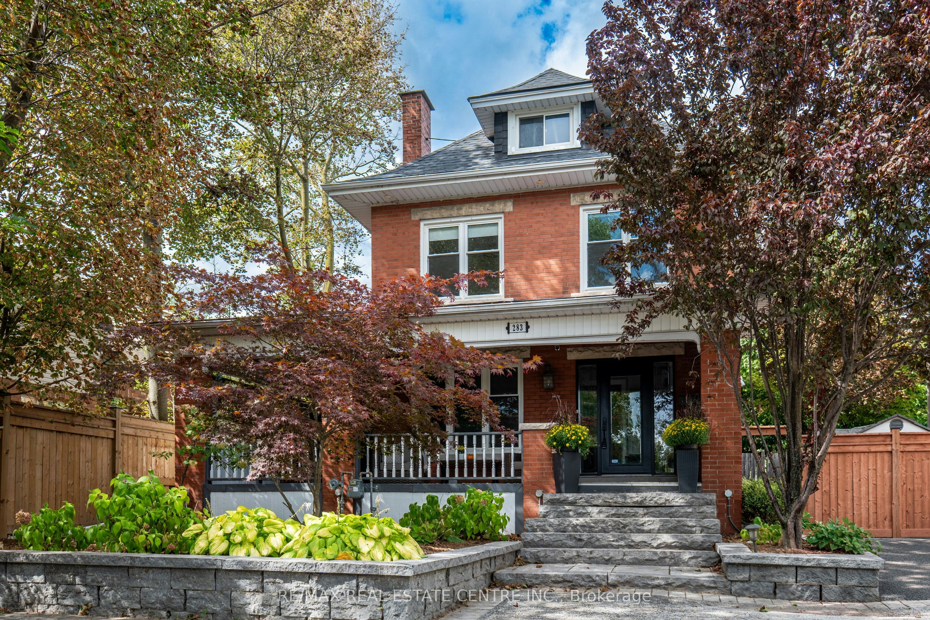 283 Plains Road W, Burlington, ON, L7T 1G1