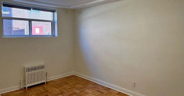 B2-11 Anglesey Boulevard, Toronto, ON, M9A 3B2 - 6
