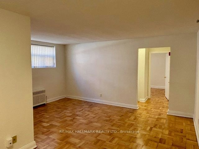 B2-11 Anglesey Boulevard, Toronto, ON, M9A 3B2 - 3
