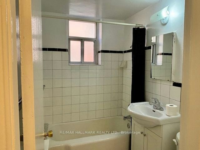B2-11 Anglesey Boulevard, Toronto, ON, M9A 3B2 - 8
