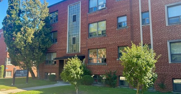 B2-11 Anglesey Boulevard, Toronto, ON, M9A 3B2