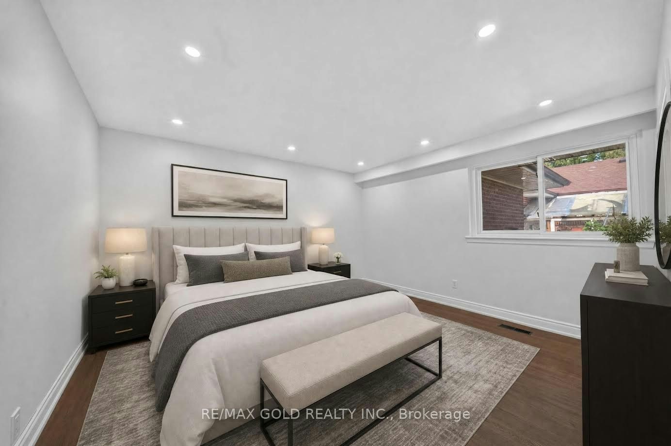 7 Larchmere Avenue, Toronto, ON, M9L 2N2 - 7