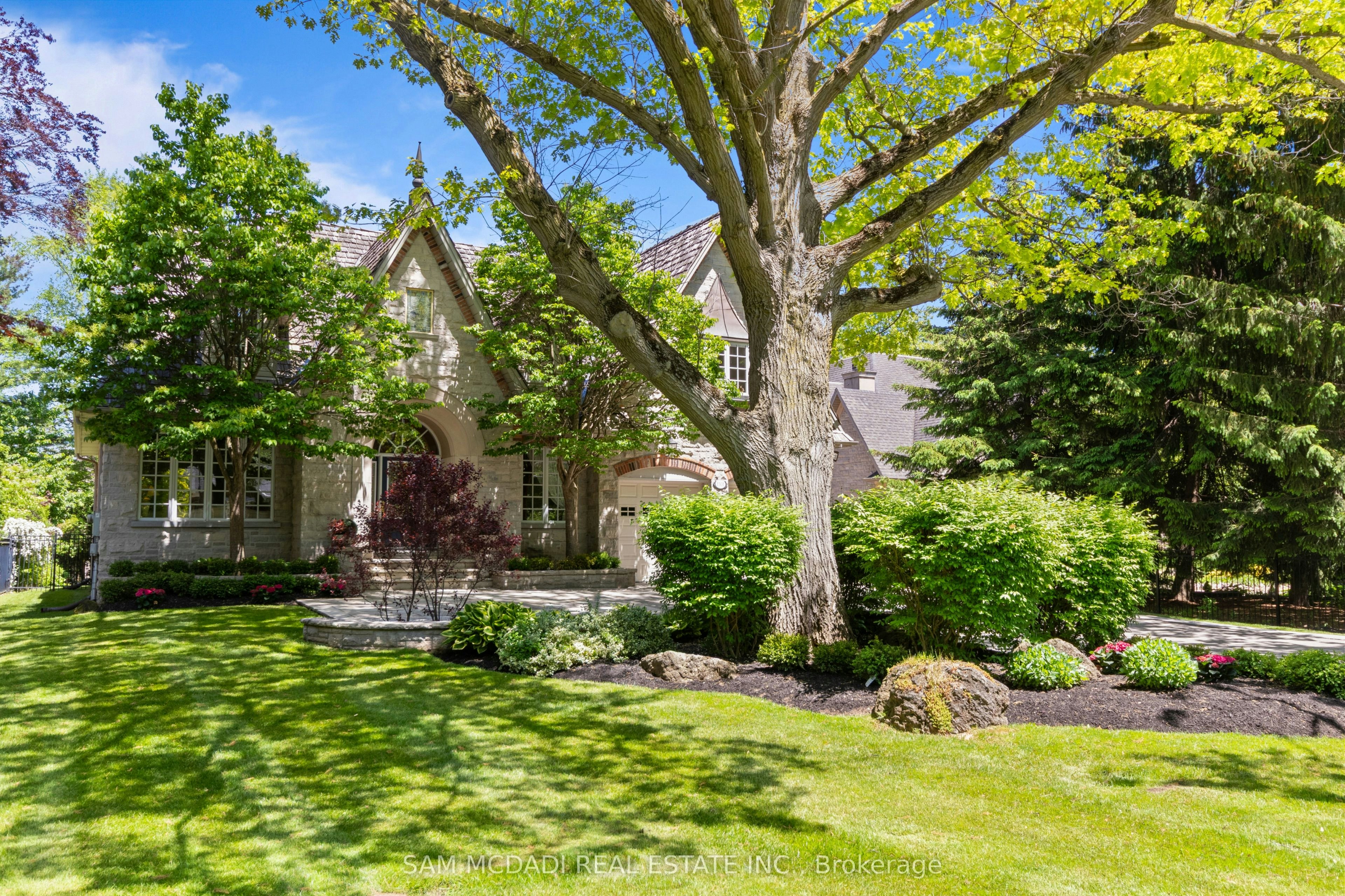 1301 Mississauga Road, Mississauga, ON, L5H 2J1