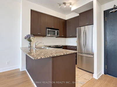 710-90 Absolute Avenue - 5