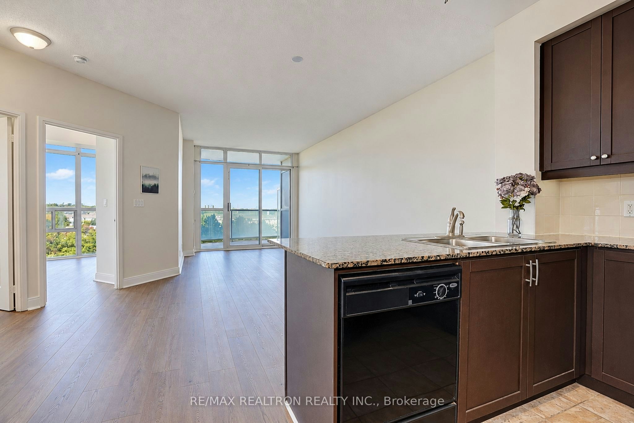 710-90 Absolute Avenue - 2