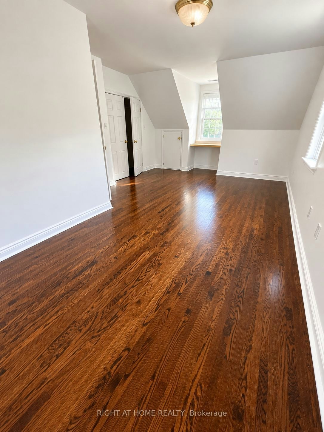(MAIN FLOOR)-1489 Applewood Road, Mississauga, ON, L5E 2M2 - 25