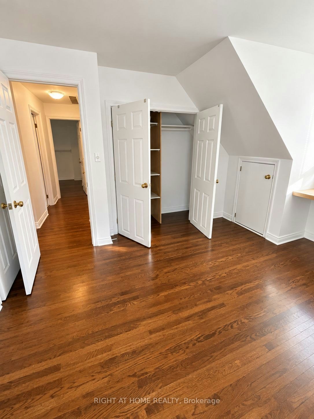 (MAIN FLOOR)-1489 Applewood Road, Mississauga, ON, L5E 2M2 - 26
