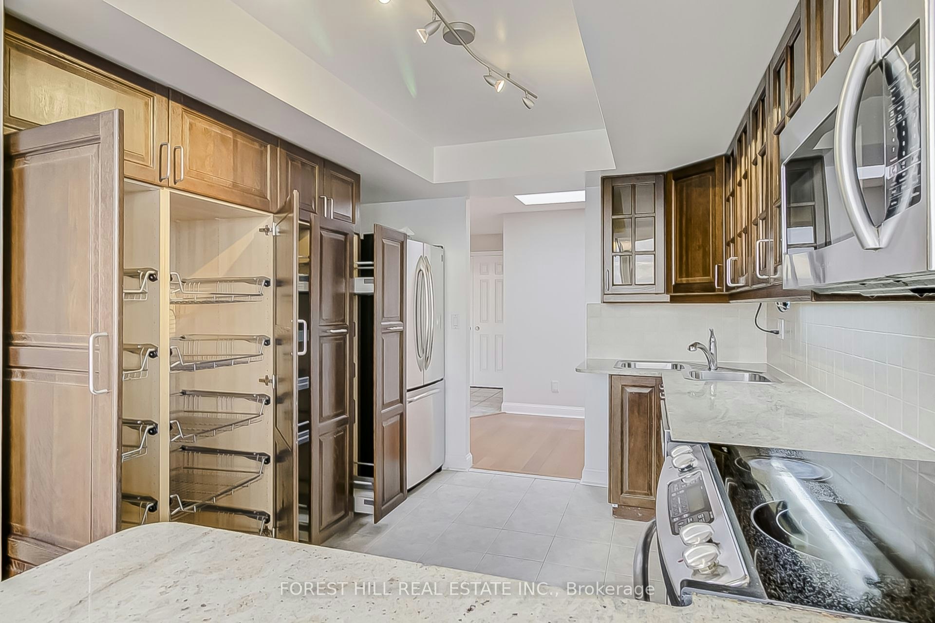 PH7-55 Kingsbridge Garden Circle, Mississauga, ON, L5R 1Y1 - 18