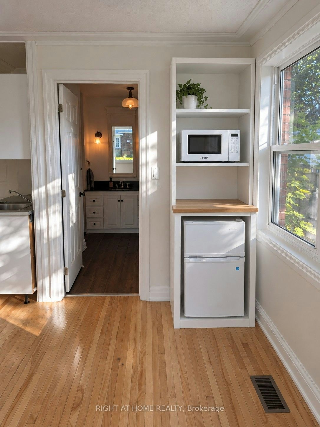 Suite B-242 Arthur Street, Halton Hills, ON, L7J 1M1 - 6