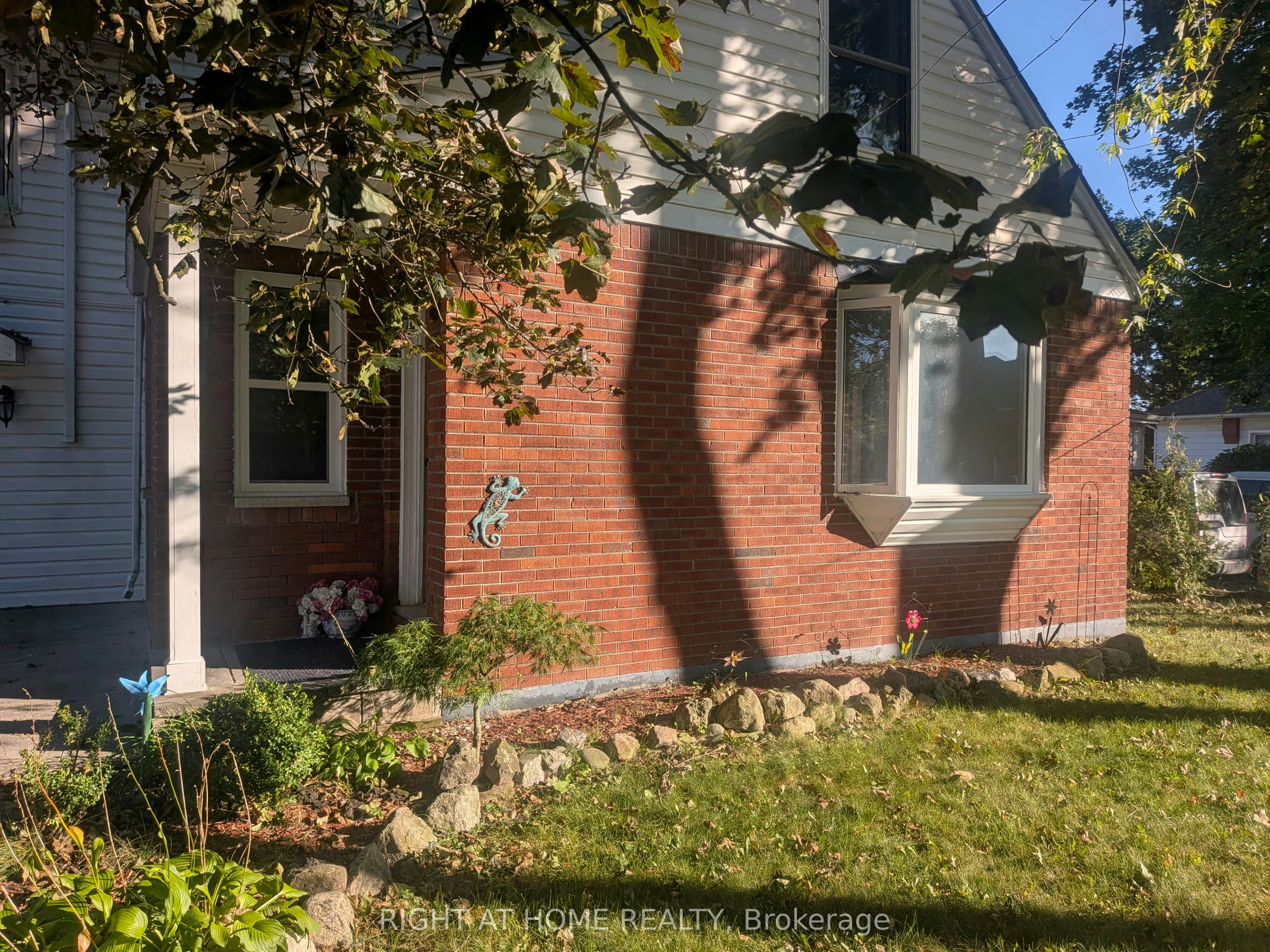 Suite B-242 Arthur Street, Halton Hills, ON, L7J 1M1 - 2