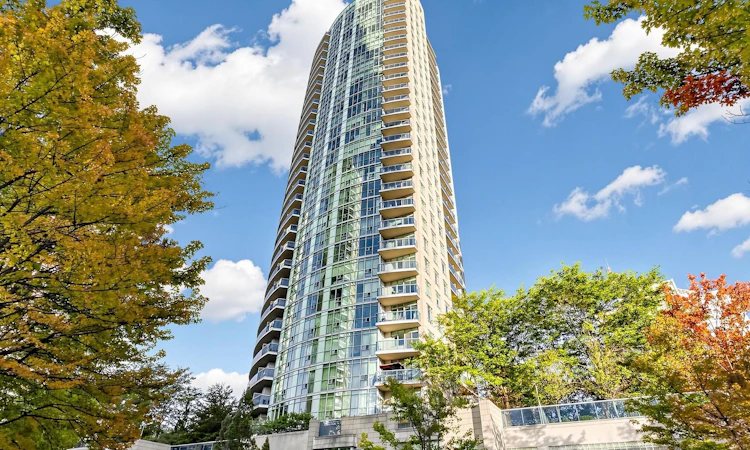 1406-70 Absolute Avenue