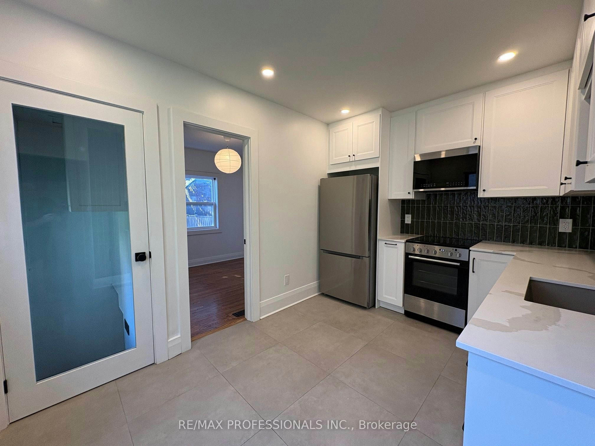 71 Bernice Crescent, Toronto, ON, M6N 1W7 - 3