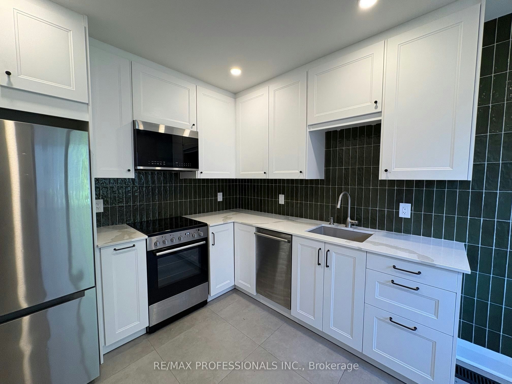 71 Bernice Crescent, Toronto, ON, M6N 1W7 - 5