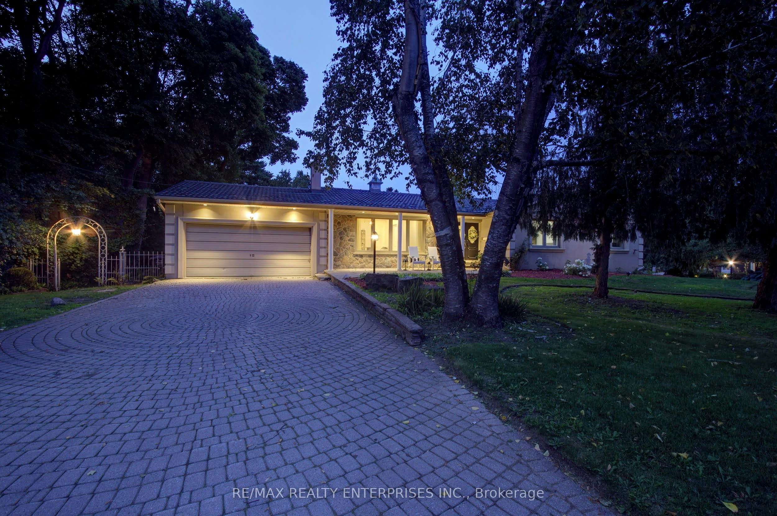 551 Cochise Crescent, Mississauga, ON, L5H 1Y3