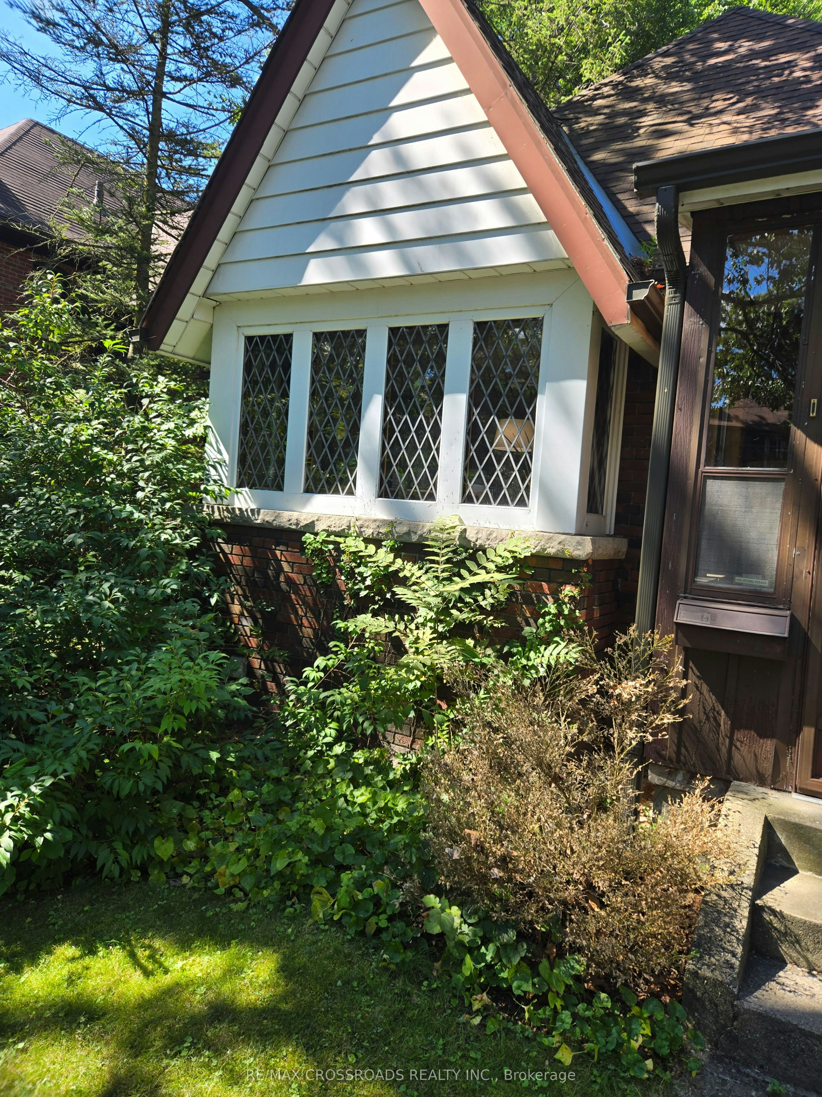 274 Indian Road, Toronto, ON, M6R 2X2