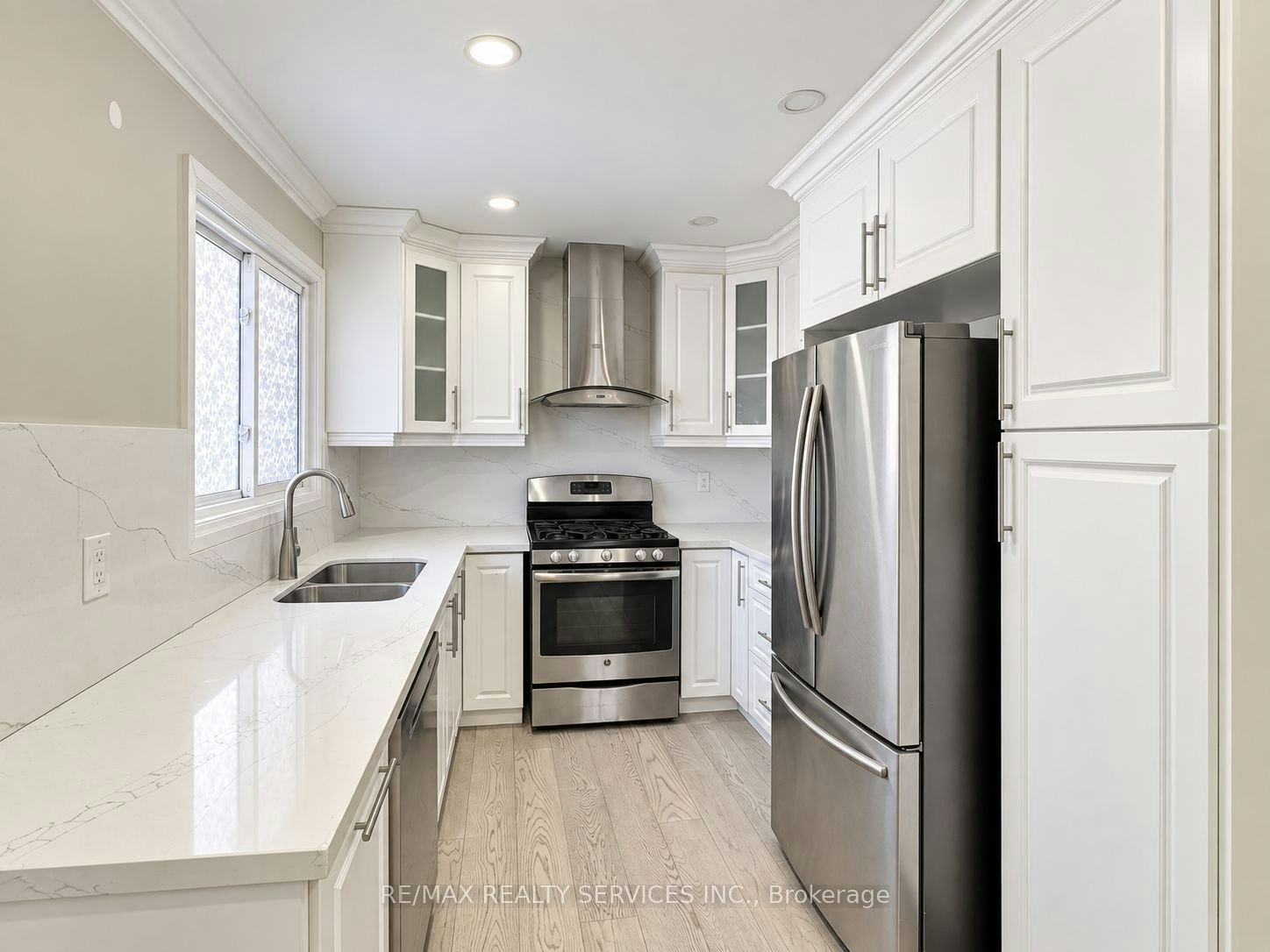 52 Centre Street N, Brampton, ON, L6V 1T2 - 9