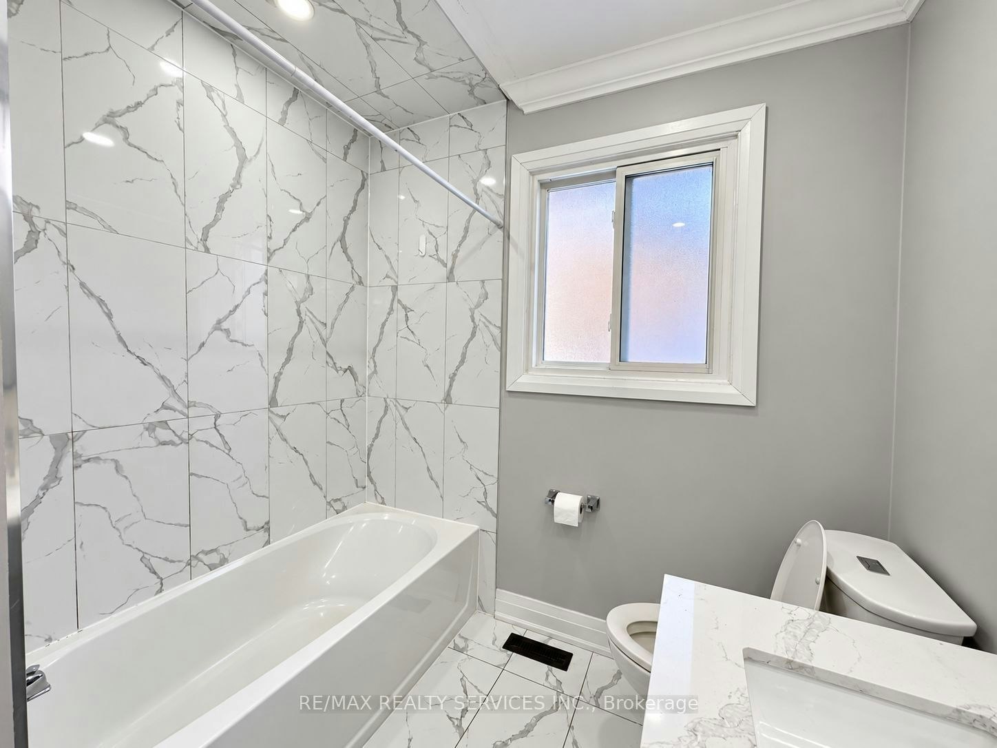 52 Centre Street N, Brampton, ON, L6V 1T2 - 18