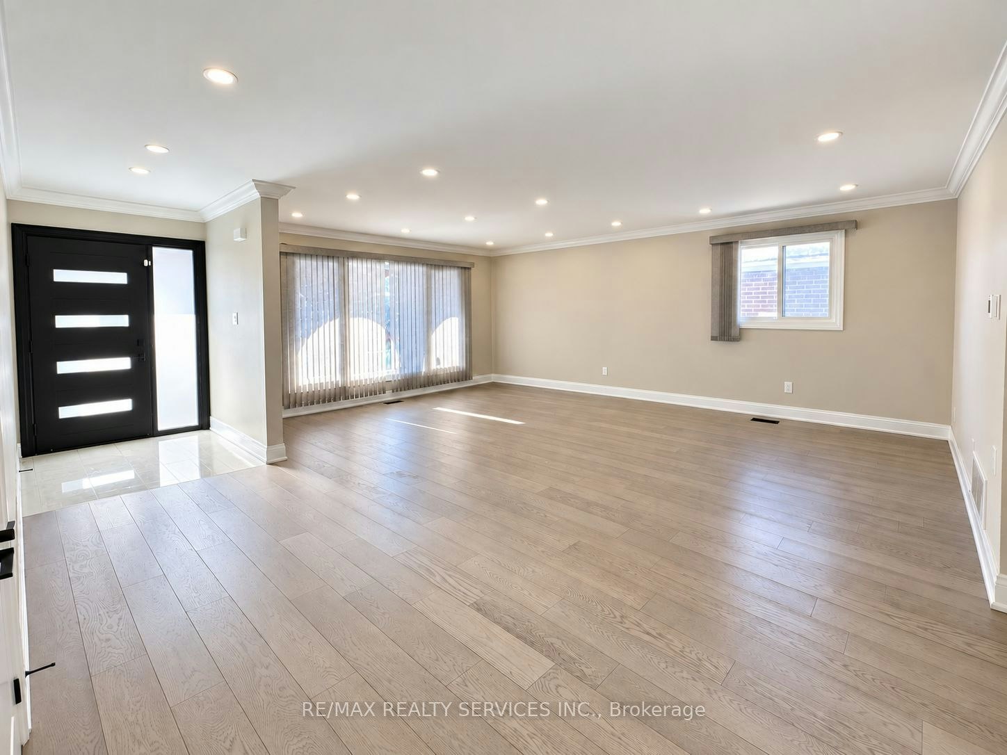 52 Centre Street N, Brampton, ON, L6V 1T2 - 3