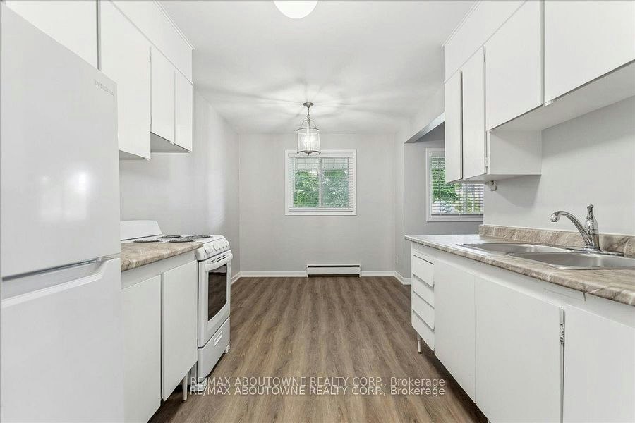 4-2344 Queensway Drive, Burlington, ON, L7R 3T3 - 10