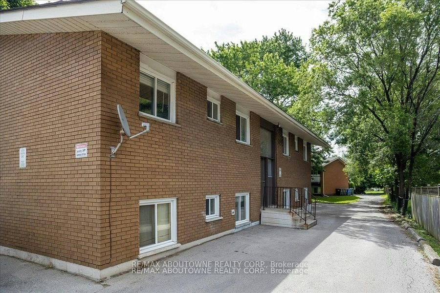 4-2344 Queensway Drive, Burlington, ON, L7R 3T3 - 3