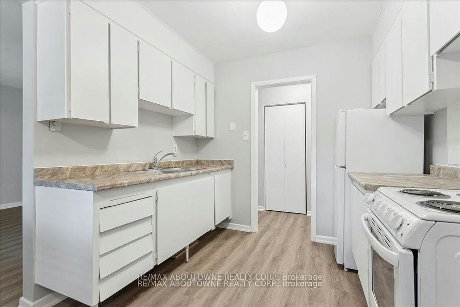 4-2344 Queensway Drive, Burlington, ON, L7R 3T3 - 13