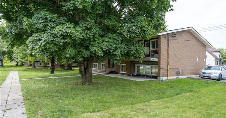 4-2344 Queensway Drive, Burlington, ON, L7R 3T3 - 2