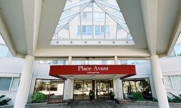 701-3700 Kaneff Crescent