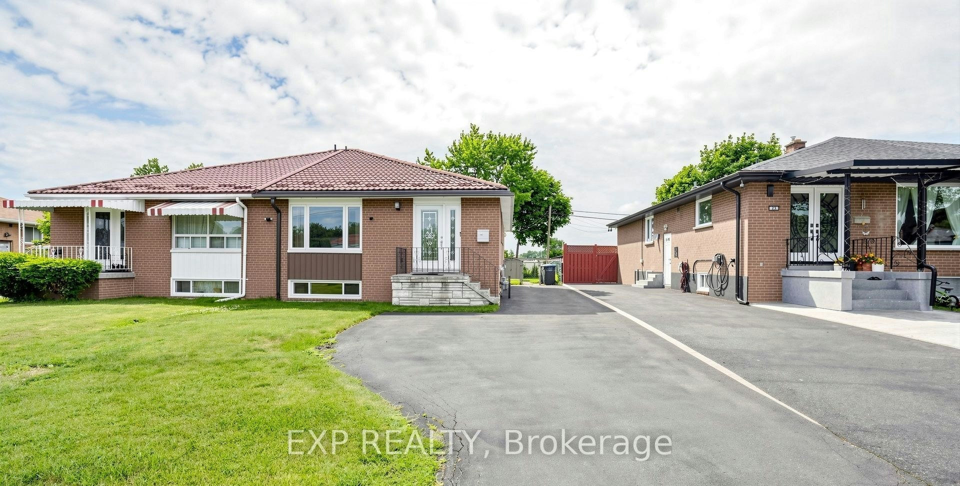 Main-71 Addington Crescent, Brampton, ON, L6T 2R4