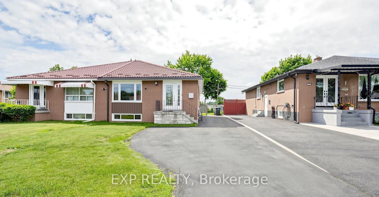 Main-71 Addington Crescent, Brampton, ON, L6T 2R4