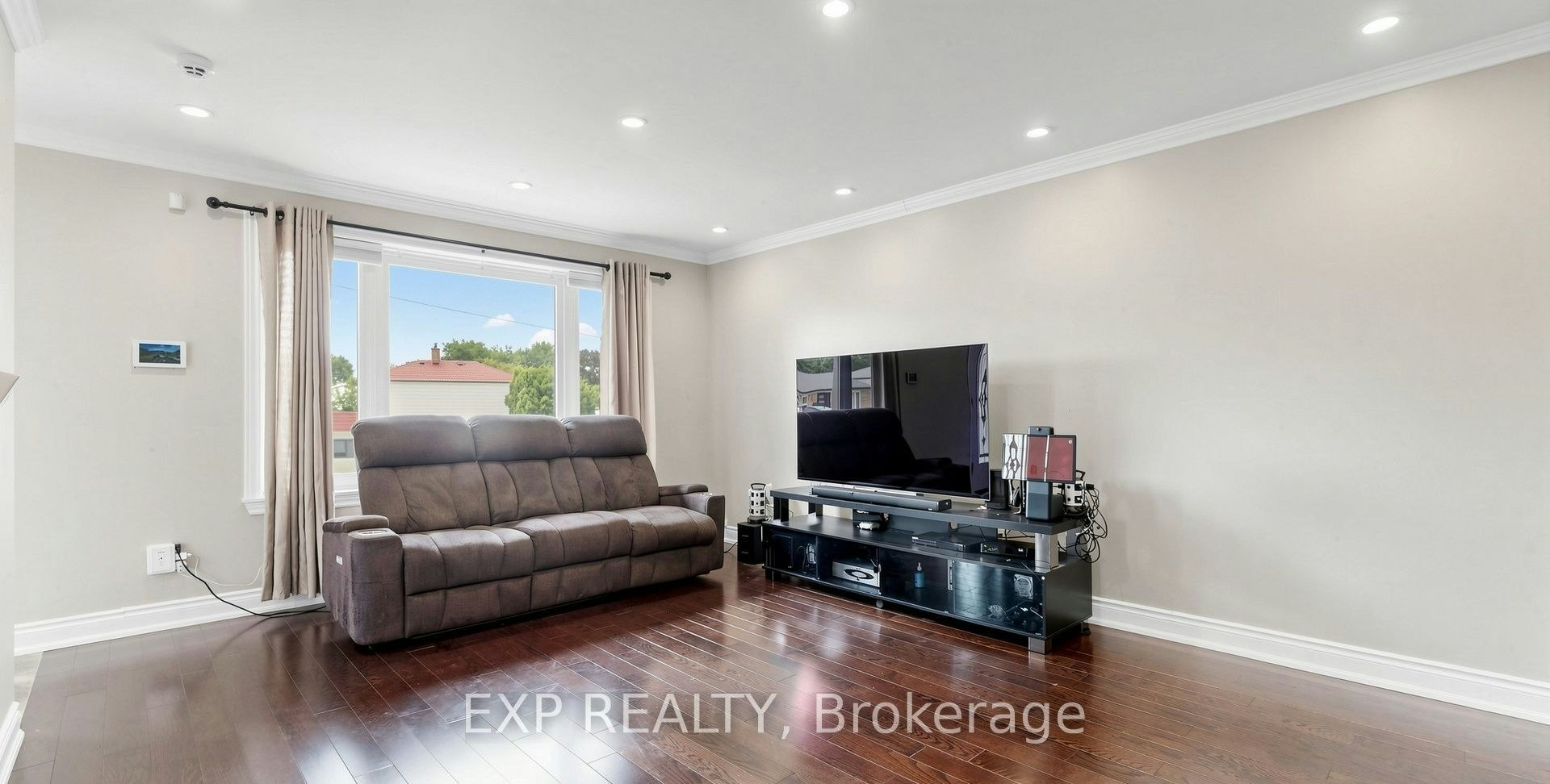 Main-71 Addington Crescent, Brampton, ON, L6T 2R4 - 2